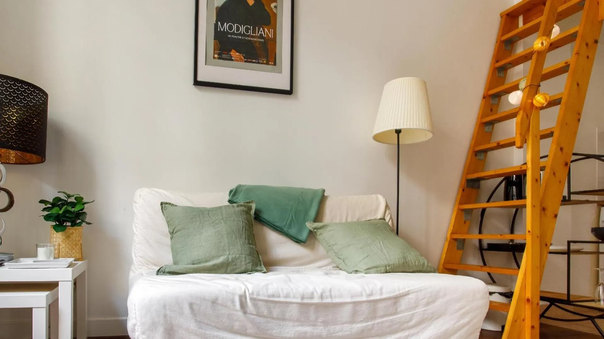 Charming Studio Apartment With Patio Passerelle باريس فرنسا