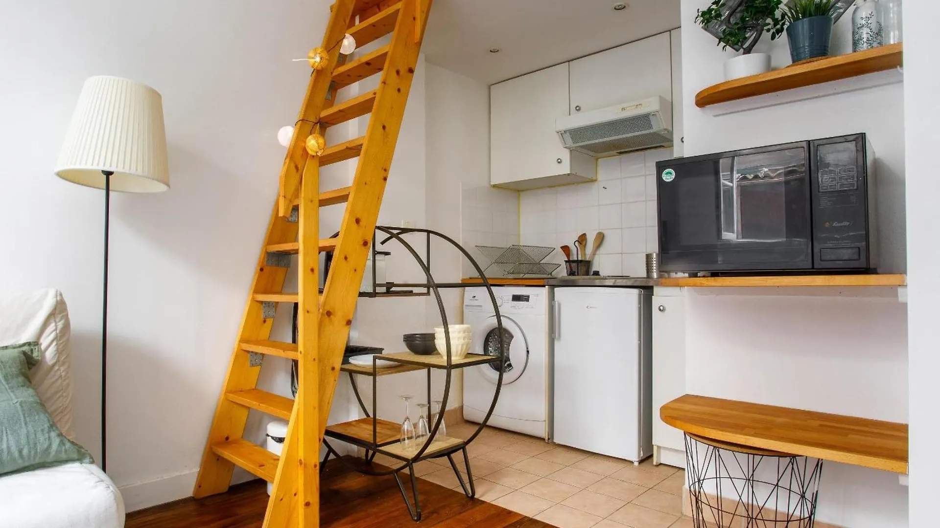 Charming Studio Apartment With Patio Passerelle Paris