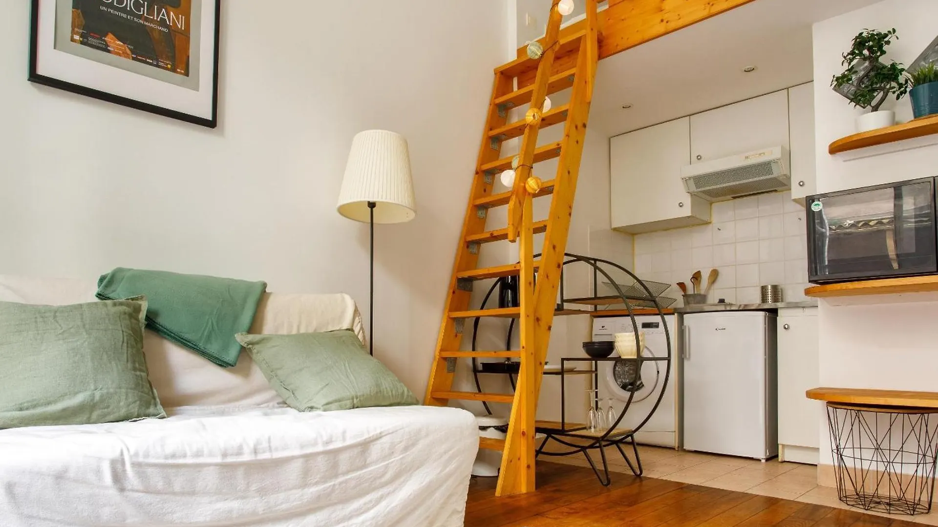 Charming Studio Apartment With Patio Passerelle Paris 0*,  France