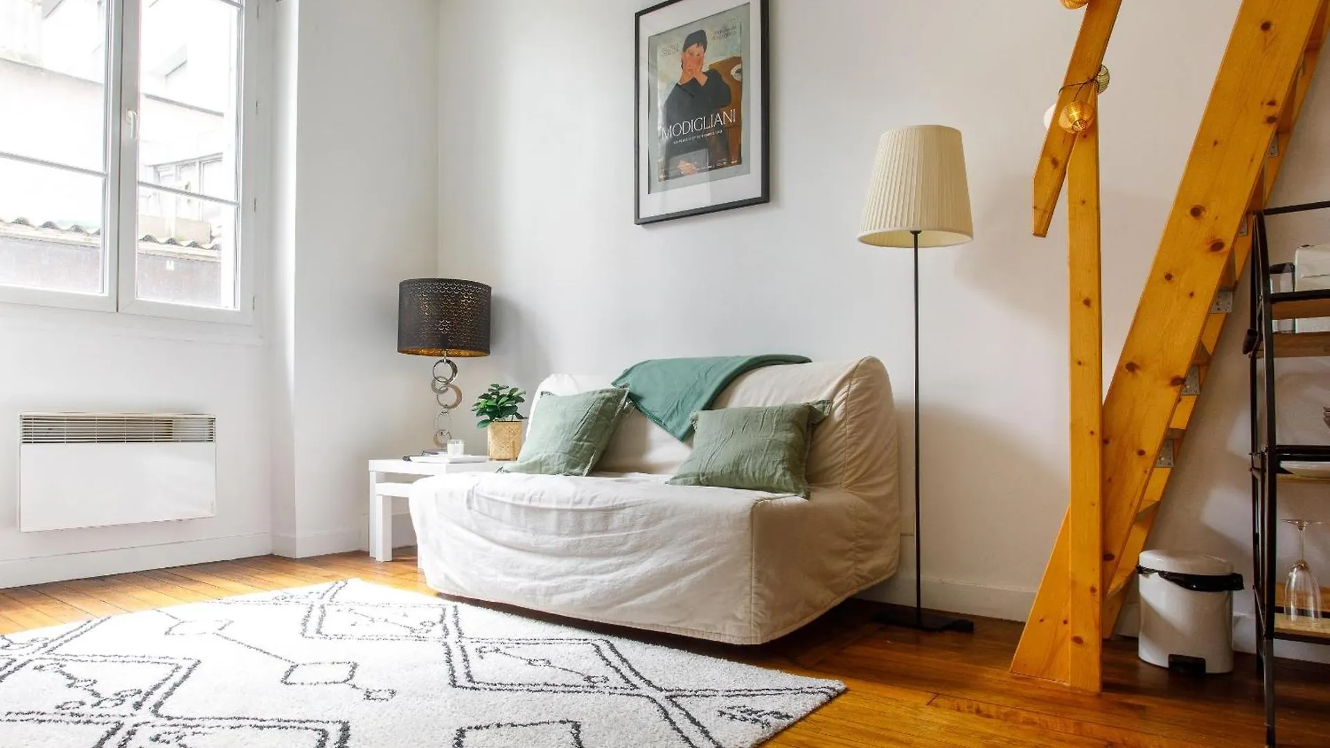 Charming Studio Apartment With Patio Passerelle Paris