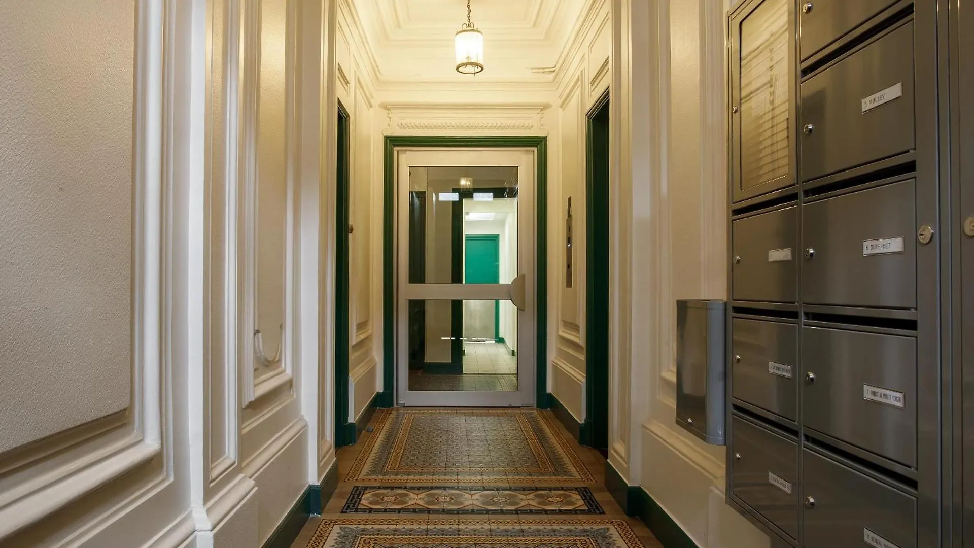 Charming Studio Apartment With Patio Passerelle Paris